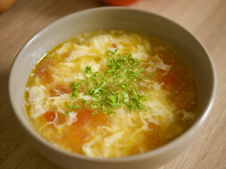 Easy 15-Minute Tomato Egg Soup Recipe
